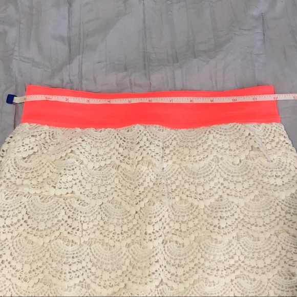 F21 Lace Bodycon Mini Skirt - Picture 4 of 5